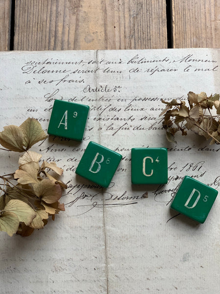 Vintage Green Gaming Letters